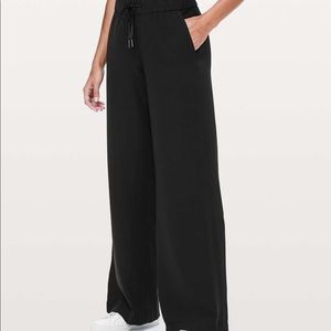 Lululemon On The Fly Pant Wide Leg  31"